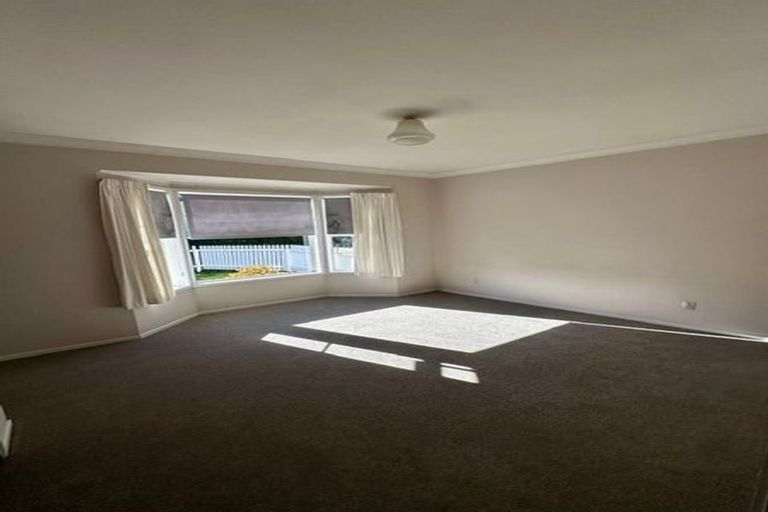 Photo of property in 2/14 Trafalgar Road, Milford, Auckland, 0620