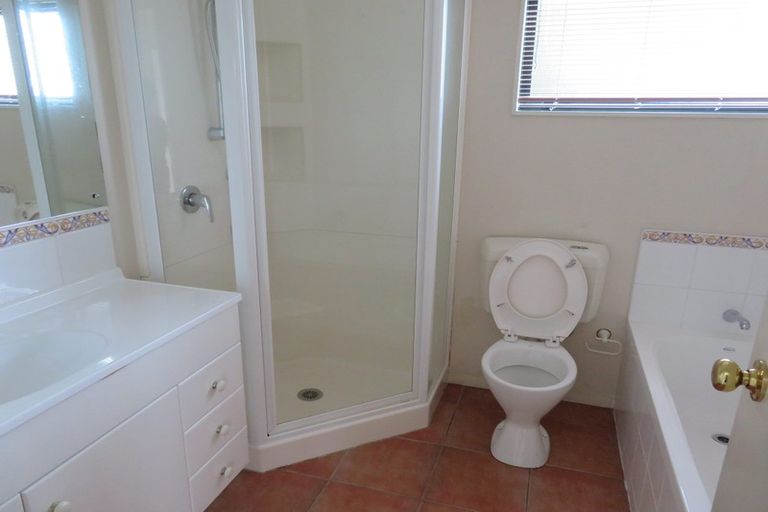 Photo of property in 36a Greenhill Crescent, Pakuranga, Auckland, 2010