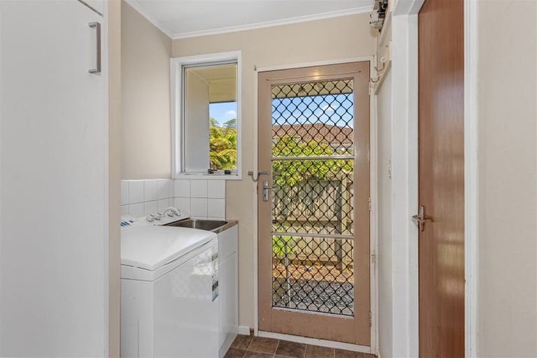 Photo of property in 2/47 Chipping Lane, Redwood, Christchurch, 8051