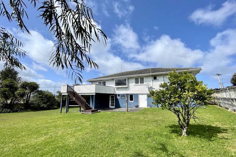 Photo of property in 3 Taha Road, Te Atatu South, Auckland, 0610