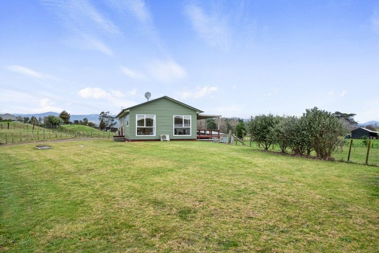 Photo of property in 421 Muhunoa West Road, Ohau, Levin, 5570