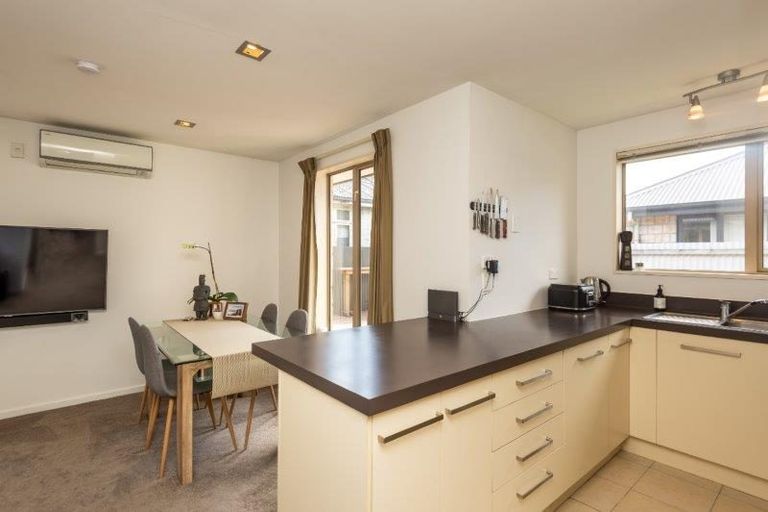 Photo of property in 65 Cleveland Street, Edgeware, Christchurch, 8013