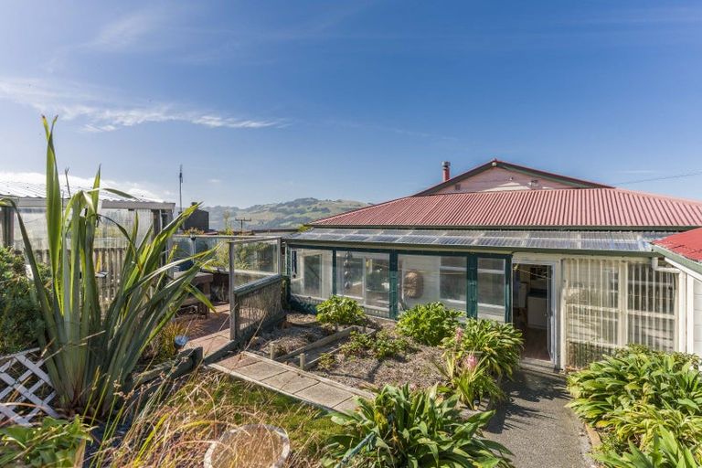 Photo of property in 11 Monowai Road, Ravensbourne, Dunedin, 9022