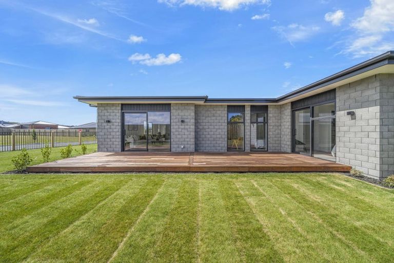 Photo of property in 12 Greig Crescent, Amberley, 7481