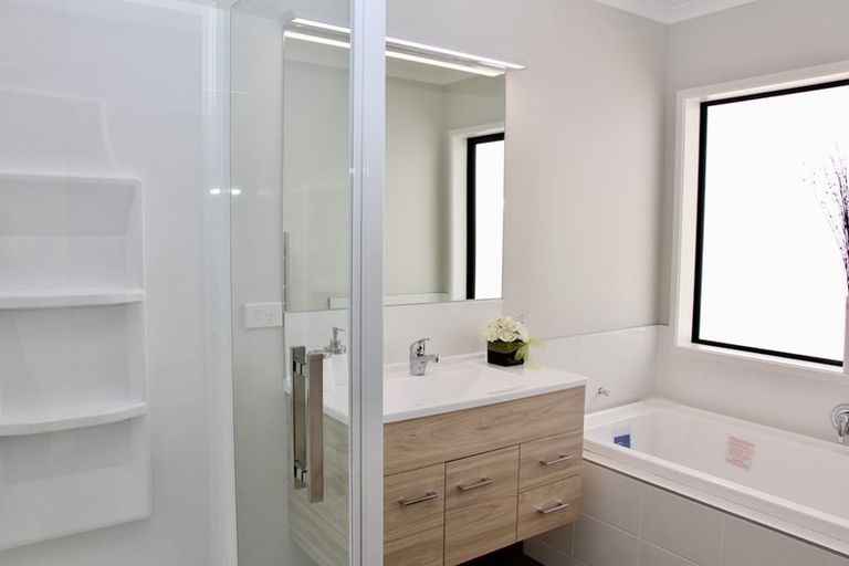 Photo of property in 5 Market Lane, Westown, New Plymouth, 4310