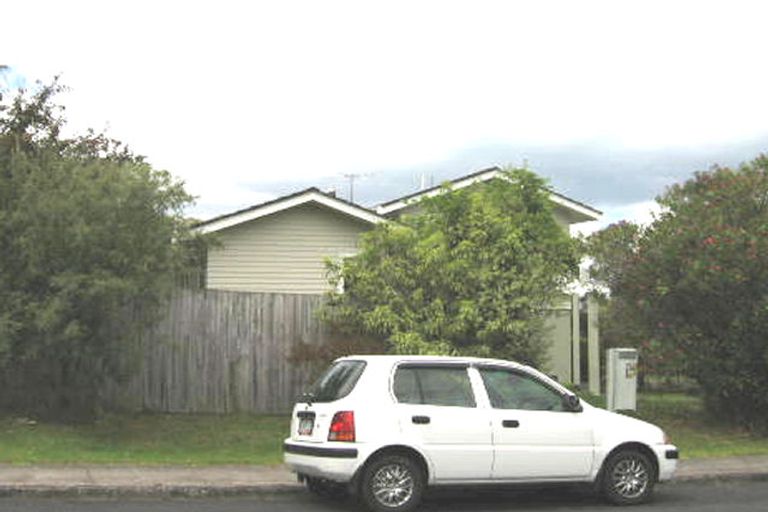 Photo of property in 1 Catalina Crescent, Forrest Hill, Auckland, 0620