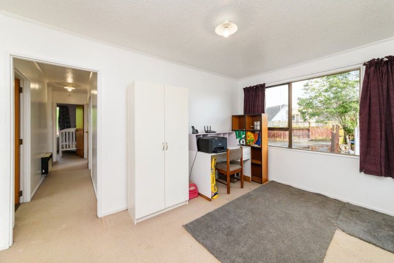 Photo of property in 33 Escort Grove, Awapuni, Palmerston North, 4412