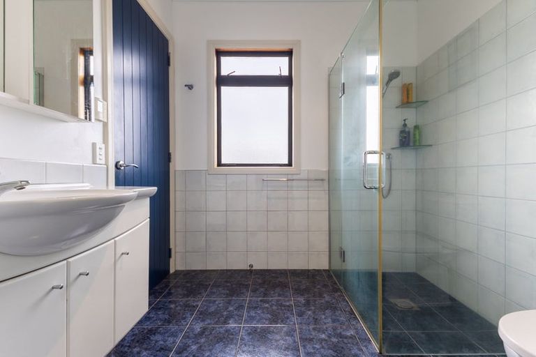 Photo of property in 114 Rutherford Drive, Waikanae Beach, Waikanae, 5036