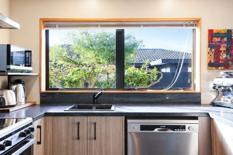 Photo of property in 67 Bowen Street, Cambridge, 3434