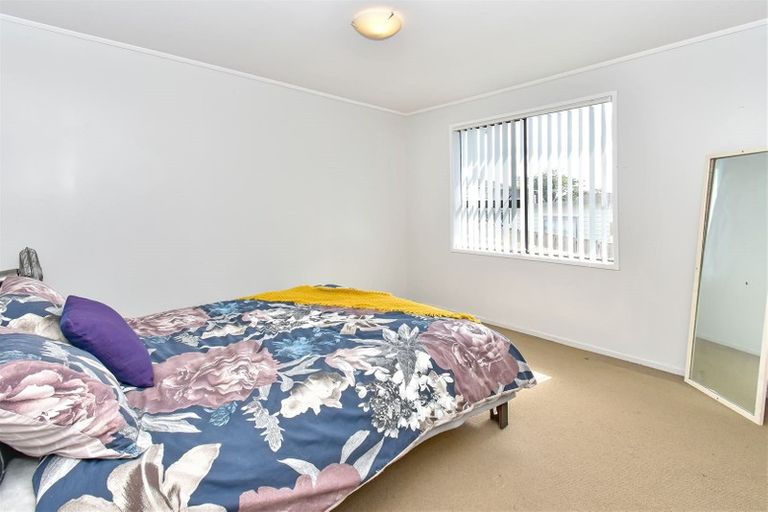 Photo of property in 18 Taitimu Drive, Weymouth, Auckland, 2103
