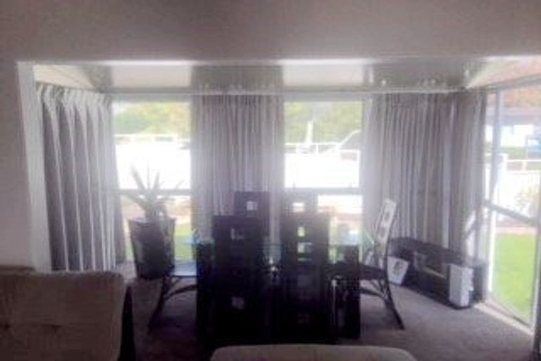 Photo of property in 32 Mildmay Road, Henderson, Auckland, 0610