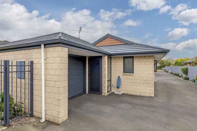 Photo of property in 12c Grassmere Street, Papanui, Christchurch, 8052