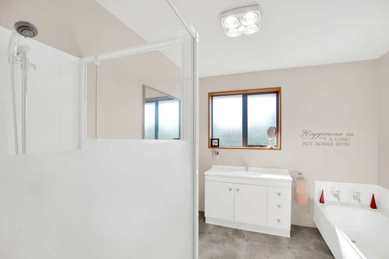 Photo of property in 36 Taranaki Drive, Woodend, 7610