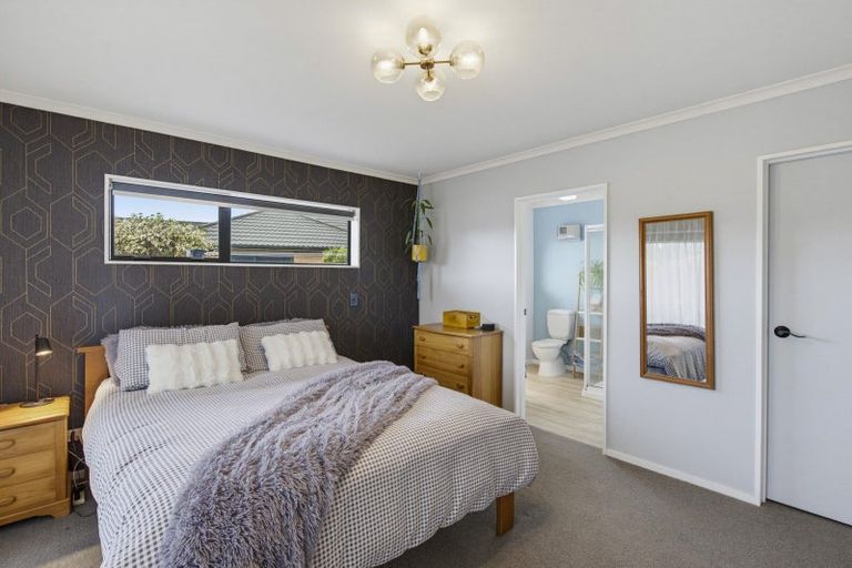 Photo of property in 20 Gandalf Crescent, Paraparaumu, 5032