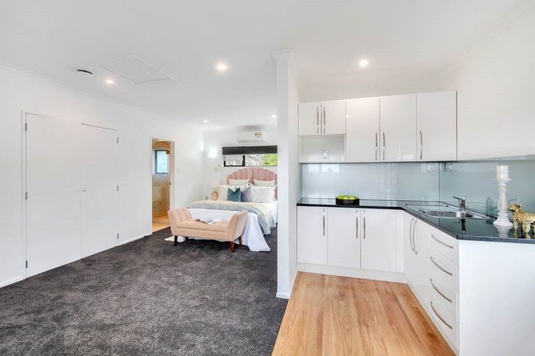 Photo of property in 12 San Casello Rise, Henderson, Auckland, 0612