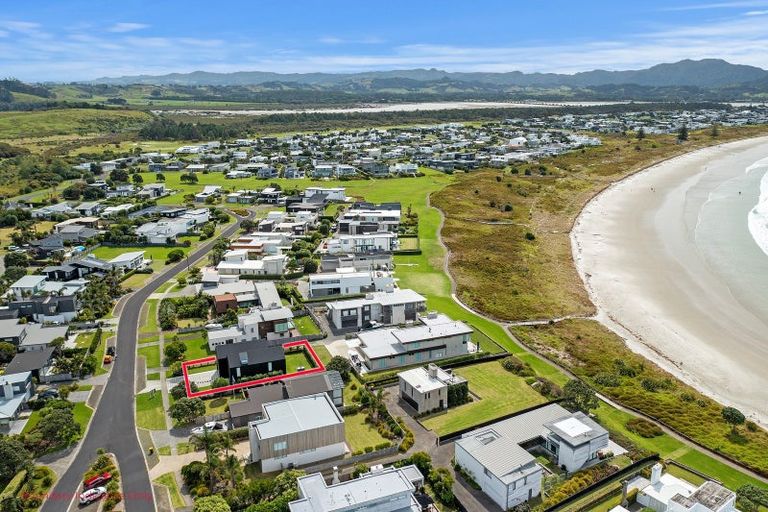 Photo of property in 57 Taumata Road, Omaha, 0986