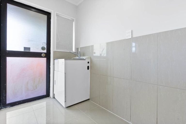 Photo of property in 1/100 Shifnal Drive, Randwick Park, Auckland, 2105