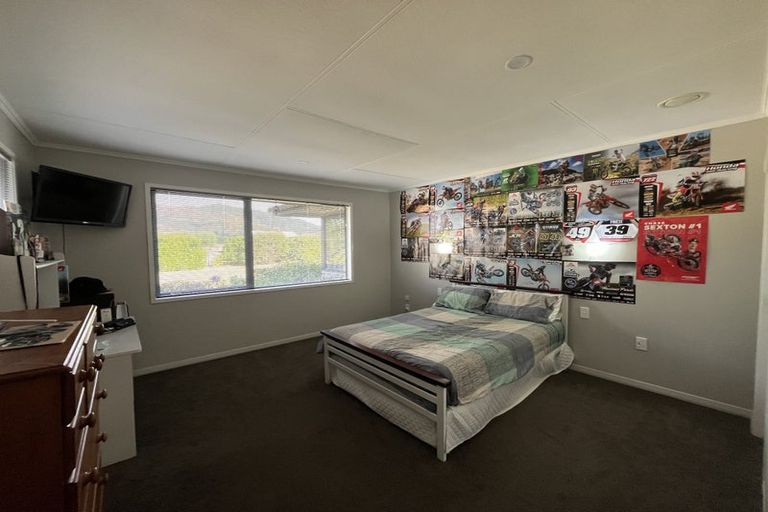 Photo of property in 729 Makerua Road, Tokomaru, Palmerston North, 4474