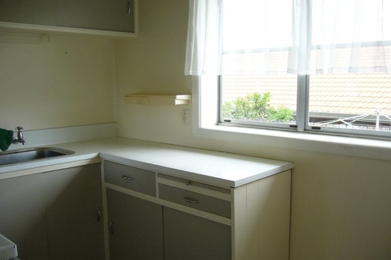 Photo of property in 2/7 Chapel Street, Papakura, 2110