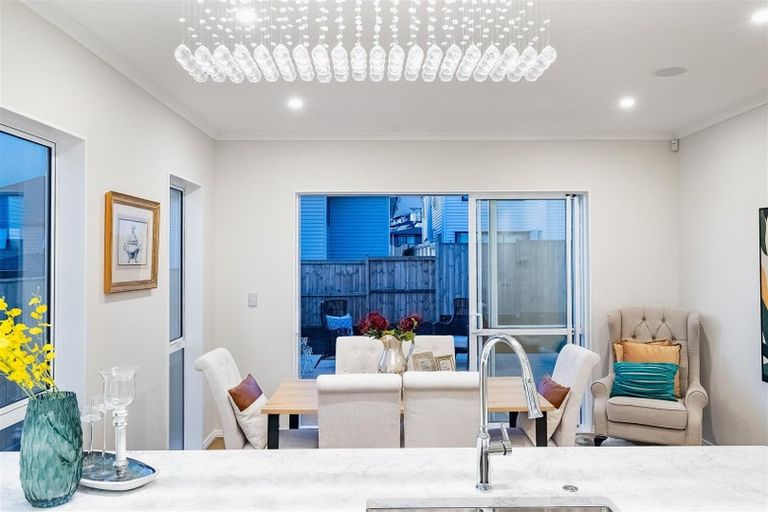 Photo of property in 12 Emerald Avenue, Rosehill, Papakura, 2113