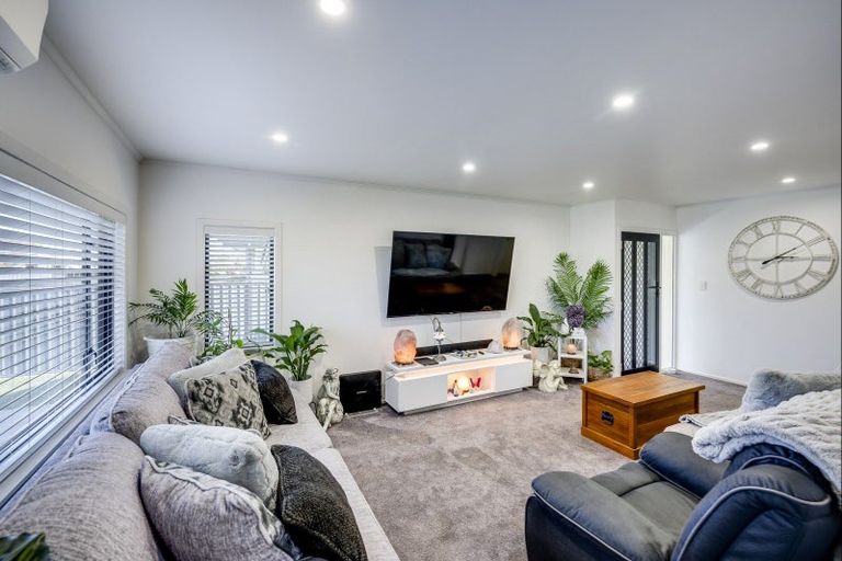 Photo of property in 76 Clarence Cox Crescent, Pirimai, Napier, 4112