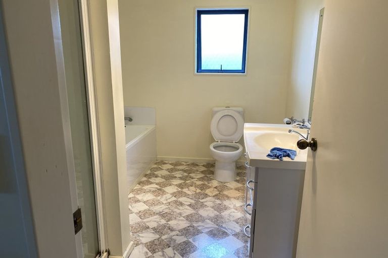 Photo of property in 49 Edgecombe Street, Newlands, Wellington, 6037