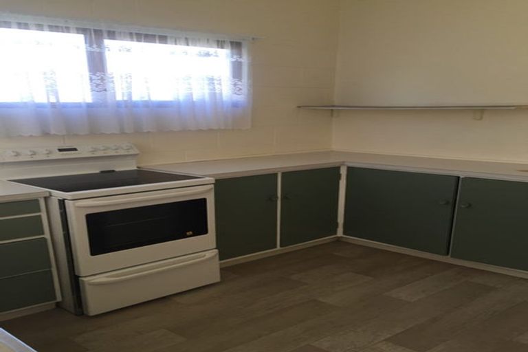 Photo of property in 2/156 Hutchinson Avenue, New Lynn, Auckland, 0600