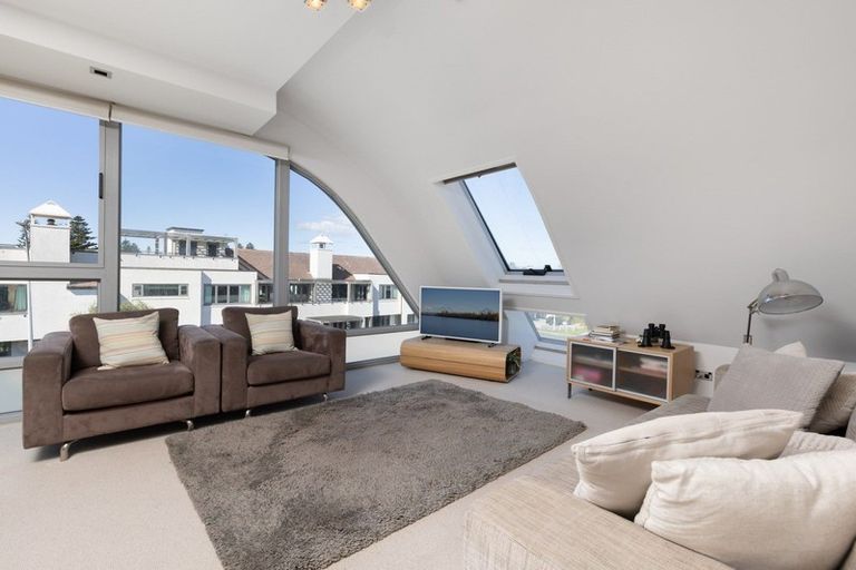 Photo of property in 6/50 Marine Parade, Mount Maunganui, 3116