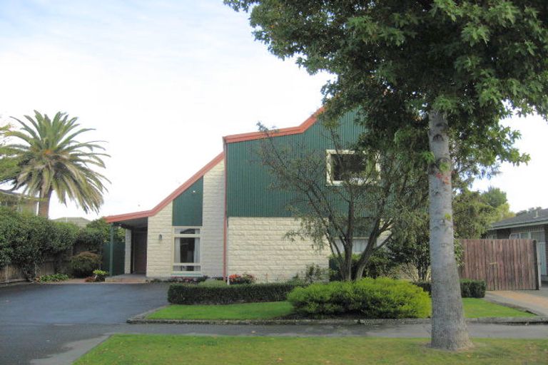 Photo of property in 21 Tudor Avenue, Ilam, Christchurch, 8041