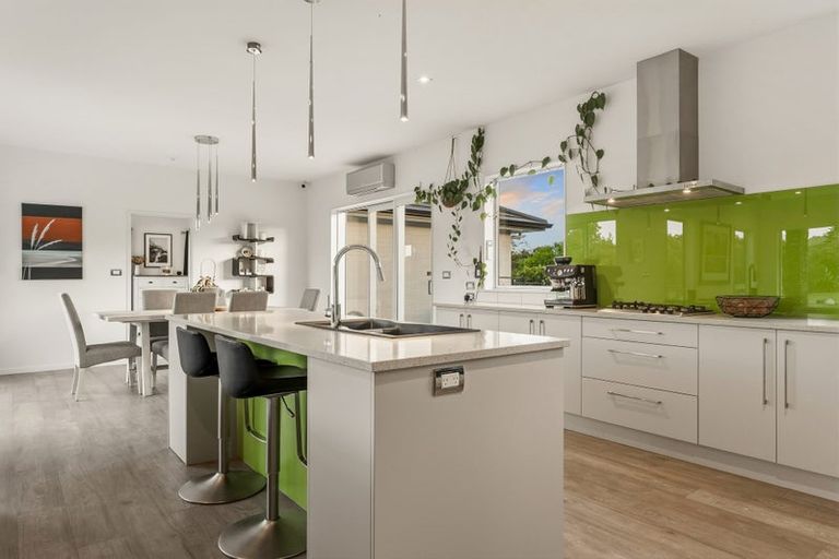 Photo of property in 1 Ngaire Close, Wainui, Silverdale, 0994