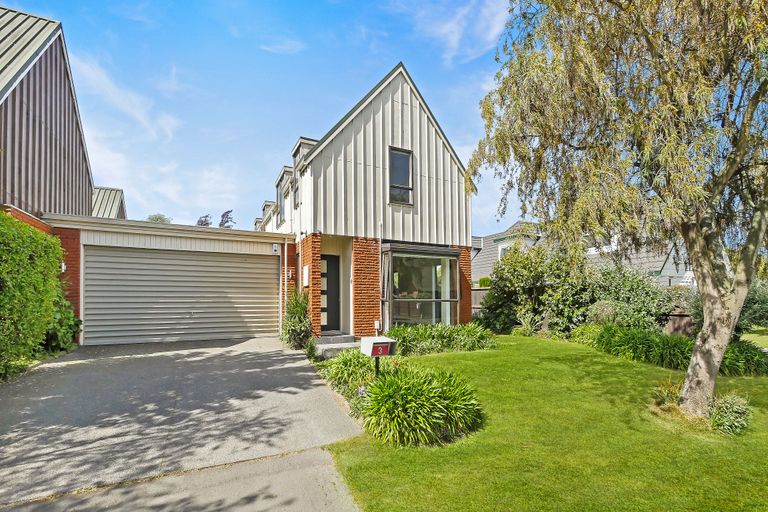 Photo of property in 3 Rubens Place, Burnside, Christchurch, 8053