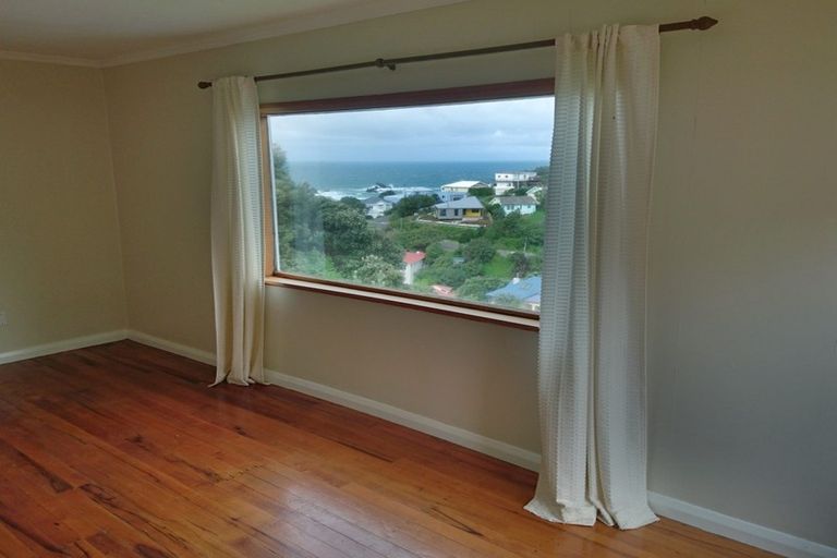 Photo of property in 11 Oku Street, Island Bay, Wellington, 6023