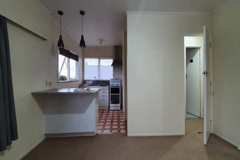Photo of property in 1/97 Target Road, Totara Vale, Auckland, 0629