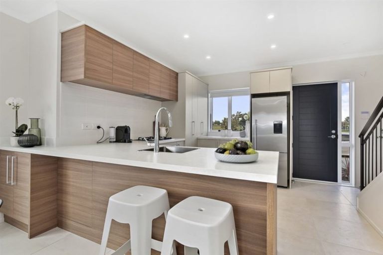 Photo of property in 7 Pepene Avenue, Takanini, 2112