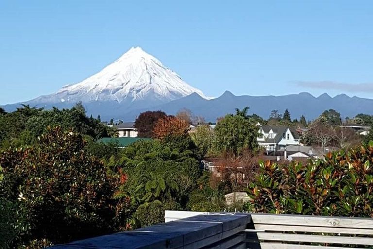 Photo of property in 15c Anderson Way, Highlands Park, New Plymouth, 4312