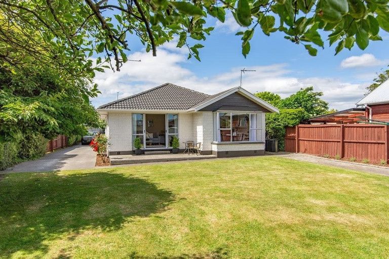 Photo of property in 2/149 Wairakei Road, Bryndwr, Christchurch, 8053