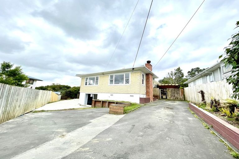 Photo of property in 33 Peach Road, Glenfield, Auckland, 0629