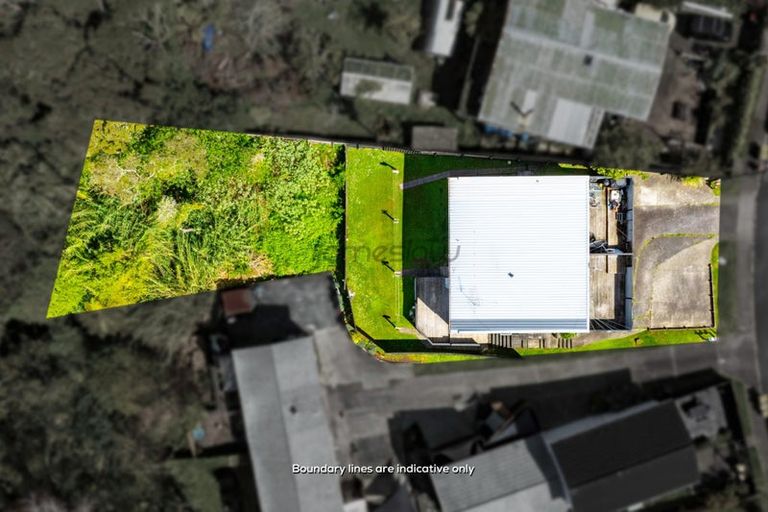 Photo of property in 44 Chippendale Crescent, Birkdale, Auckland, 0626