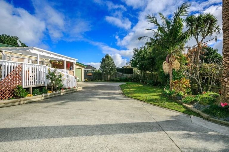 Photo of property in 17 Paramu Avenue, Birkdale, Auckland, 0626