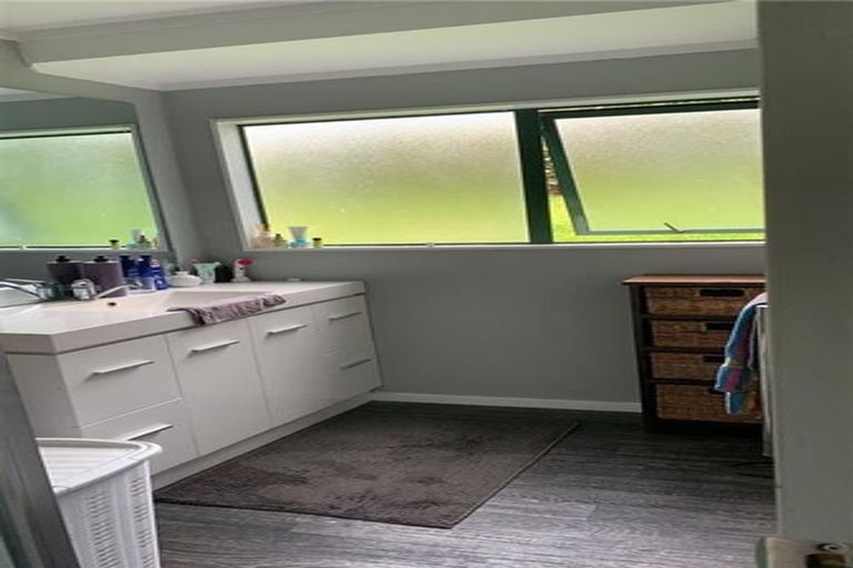 Photo of property in 5 Norman Heke Way, Bethlehem, Tauranga, 3110