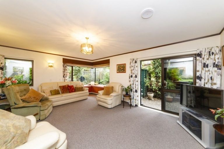 Photo of property in 17 Ashburn Lane, Awapuni, Palmerston North, 4412