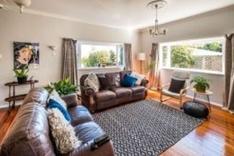 Photo of property in 5 Jillett Street, Titahi Bay, Porirua, 5022