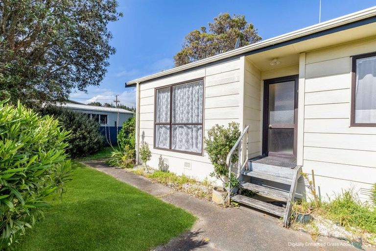 Photo of property in 3 Ruanui Street, Himatangi Beach, Foxton, 4891
