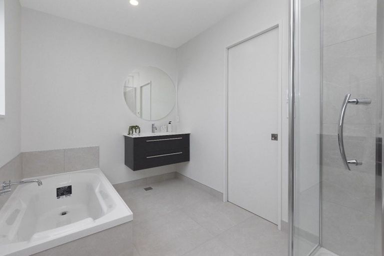 Photo of property in 3/117 Hills Road, Edgeware, Christchurch, 8013