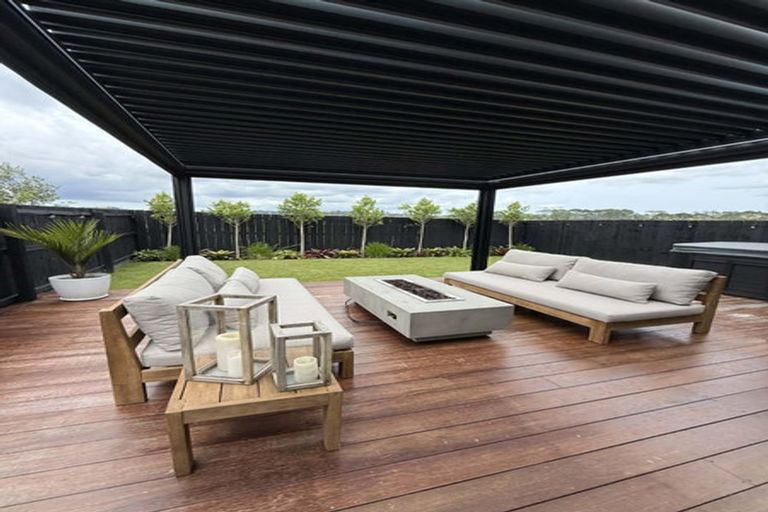 Photo of property in 8 Berba Lane, Westgate, Auckland, 0814