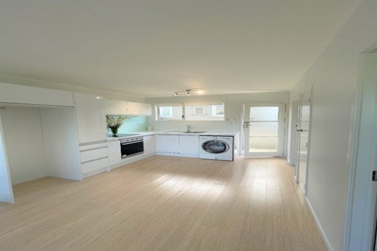 Photo of property in 9/11 Kingsway Avenue, Sandringham, Auckland, 1025