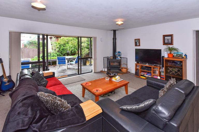 Photo of property in 8 Hadley Wood Drive, Wattle Downs, Auckland, 2103