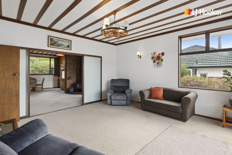 Photo of property in 9 Featherston Street, Macandrew Bay, Dunedin, 9014