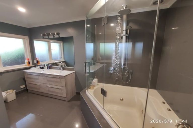 Photo of property in 56 Memorial Avenue, Ilam, Christchurch, 8053