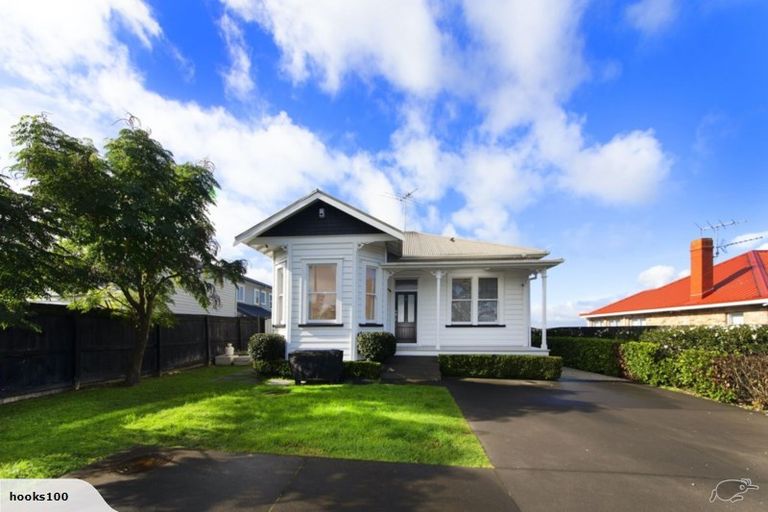 Photo of property in 151 Birkenhead Avenue, Birkenhead, Auckland, 0626